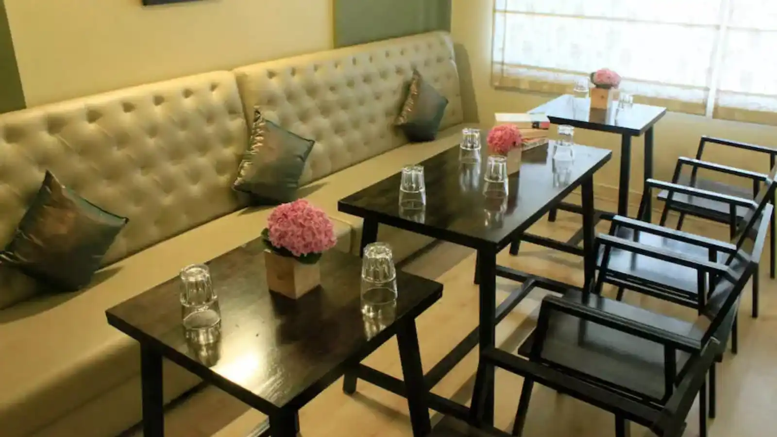 HM-Tropical-Tree-Apartments-In-RT-Nagar-Bangalore-Dinning